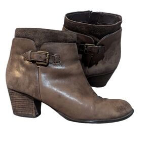 FRANCO SARTO Huntress Cognac Brown ankle bootie size 8